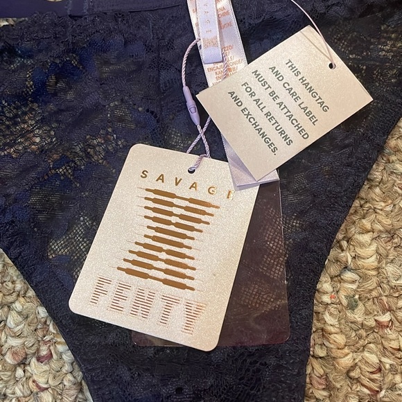 Womens New Savege X Fenty by Rihanna Lovestruck Lace Thong Panty - Picture 2 of 4